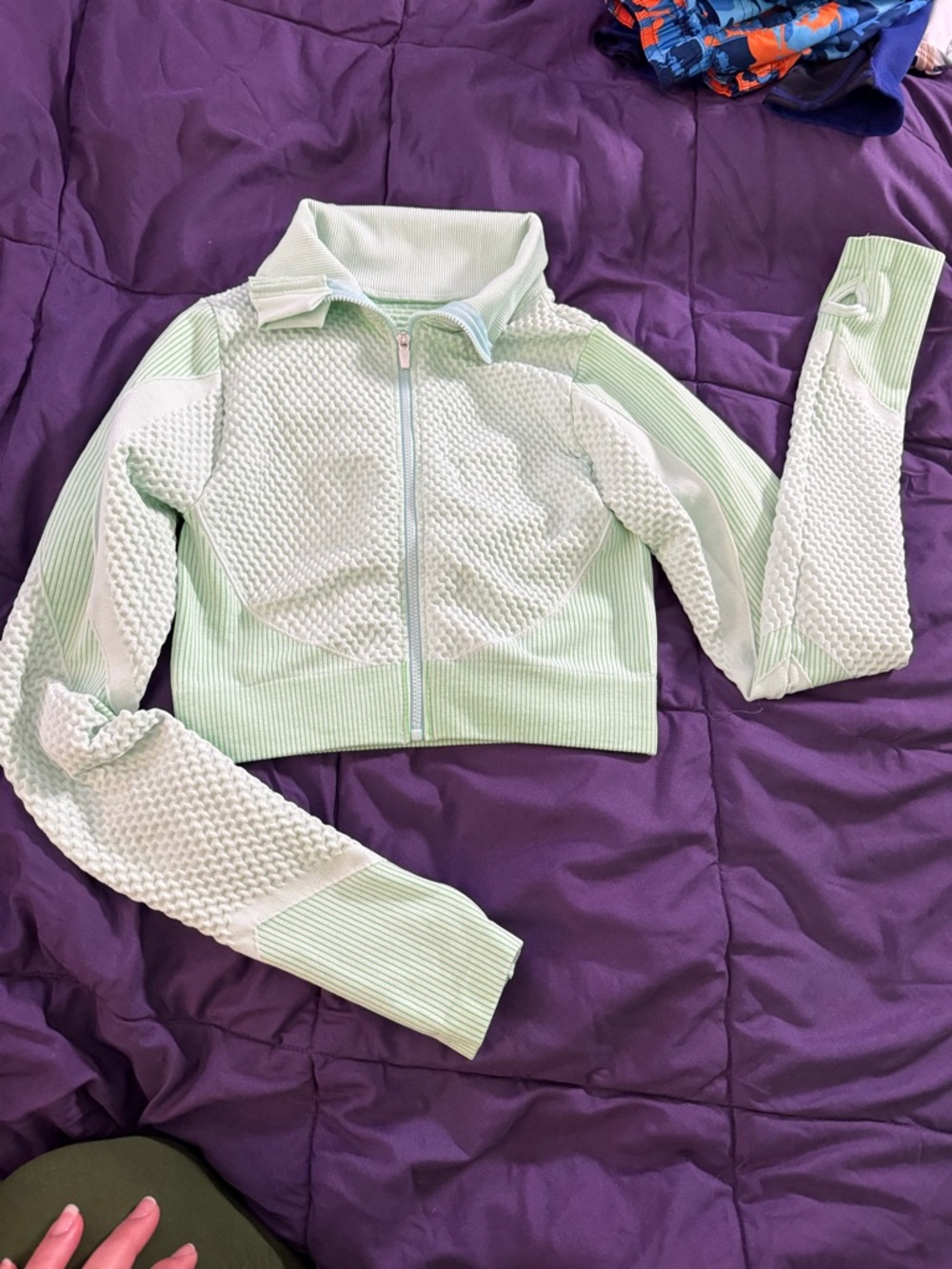LADIES Size S cropped zip top jacket Fitness Light Green sleeve thumb hole